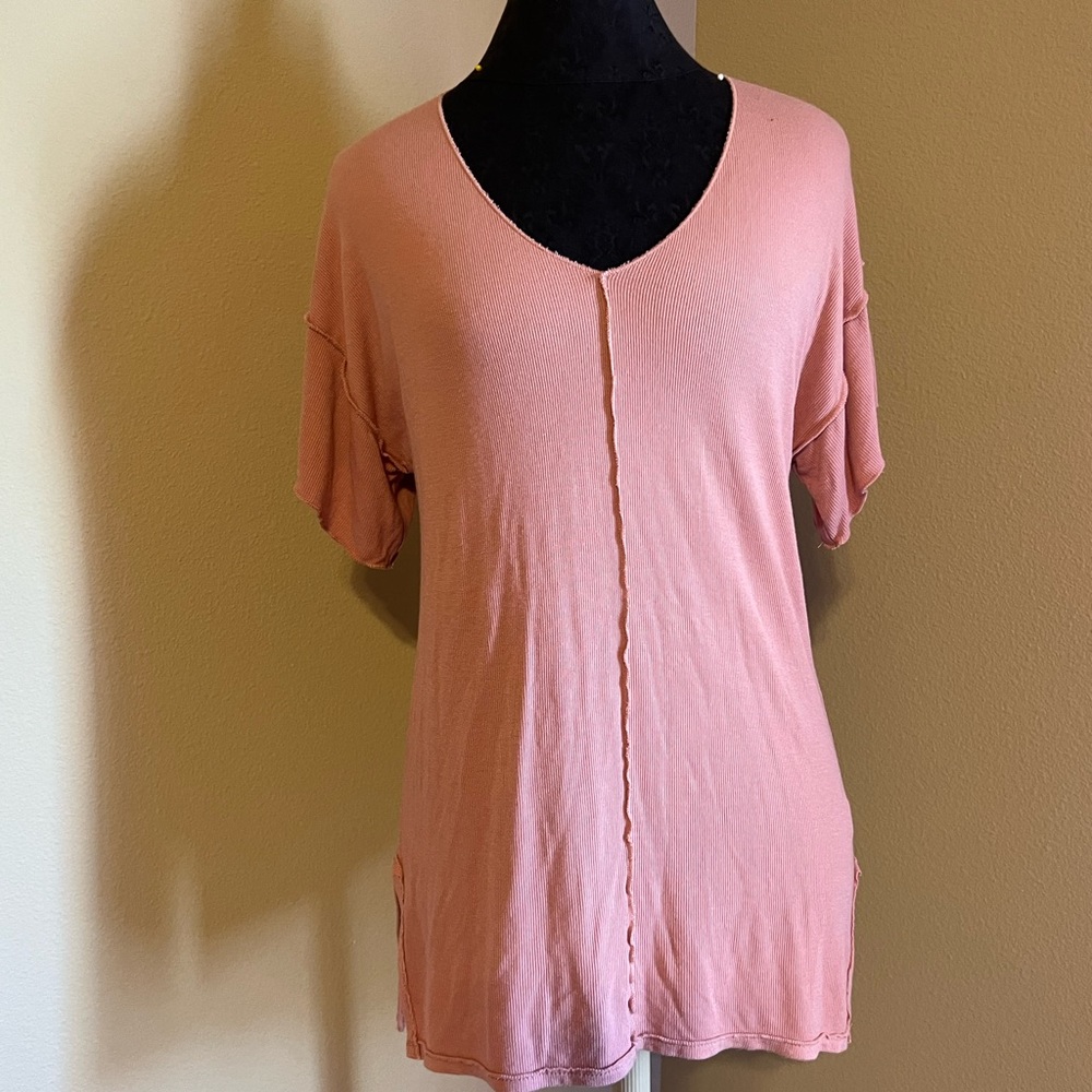 ❤️ Bordeaux via Anthropologie pink v neck ribbed tee